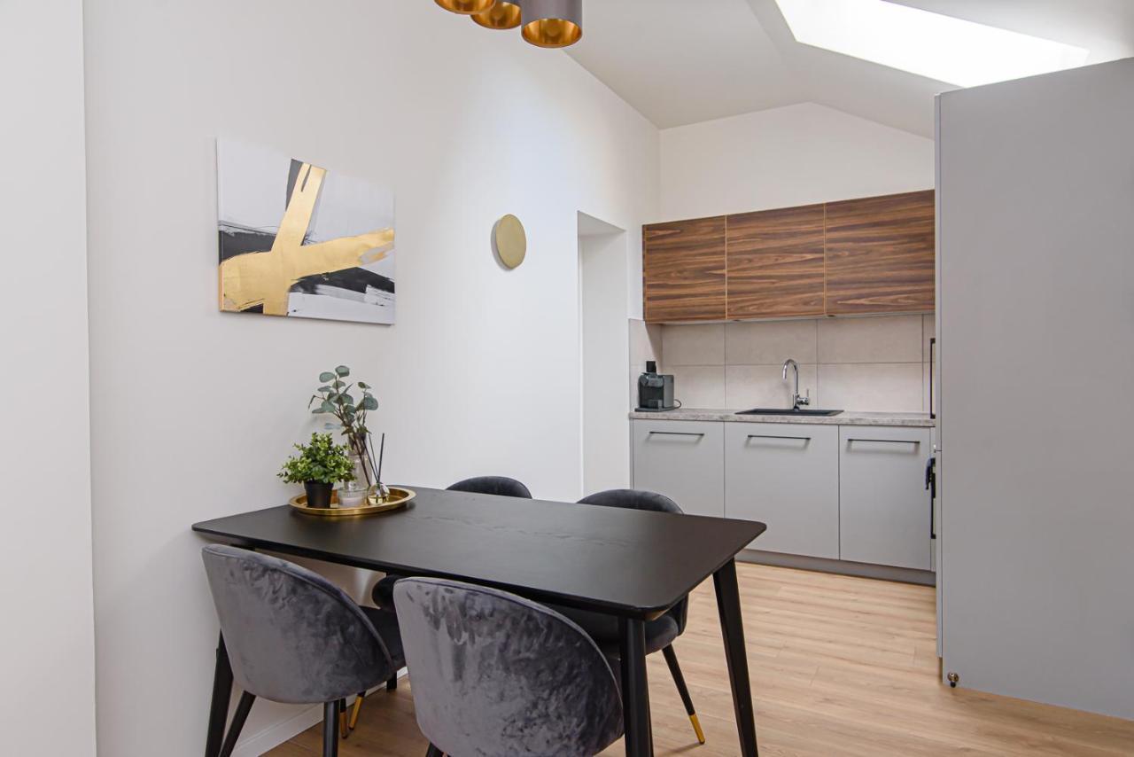 Zydu Str Two Bedrooms By Urban Rent Apartment